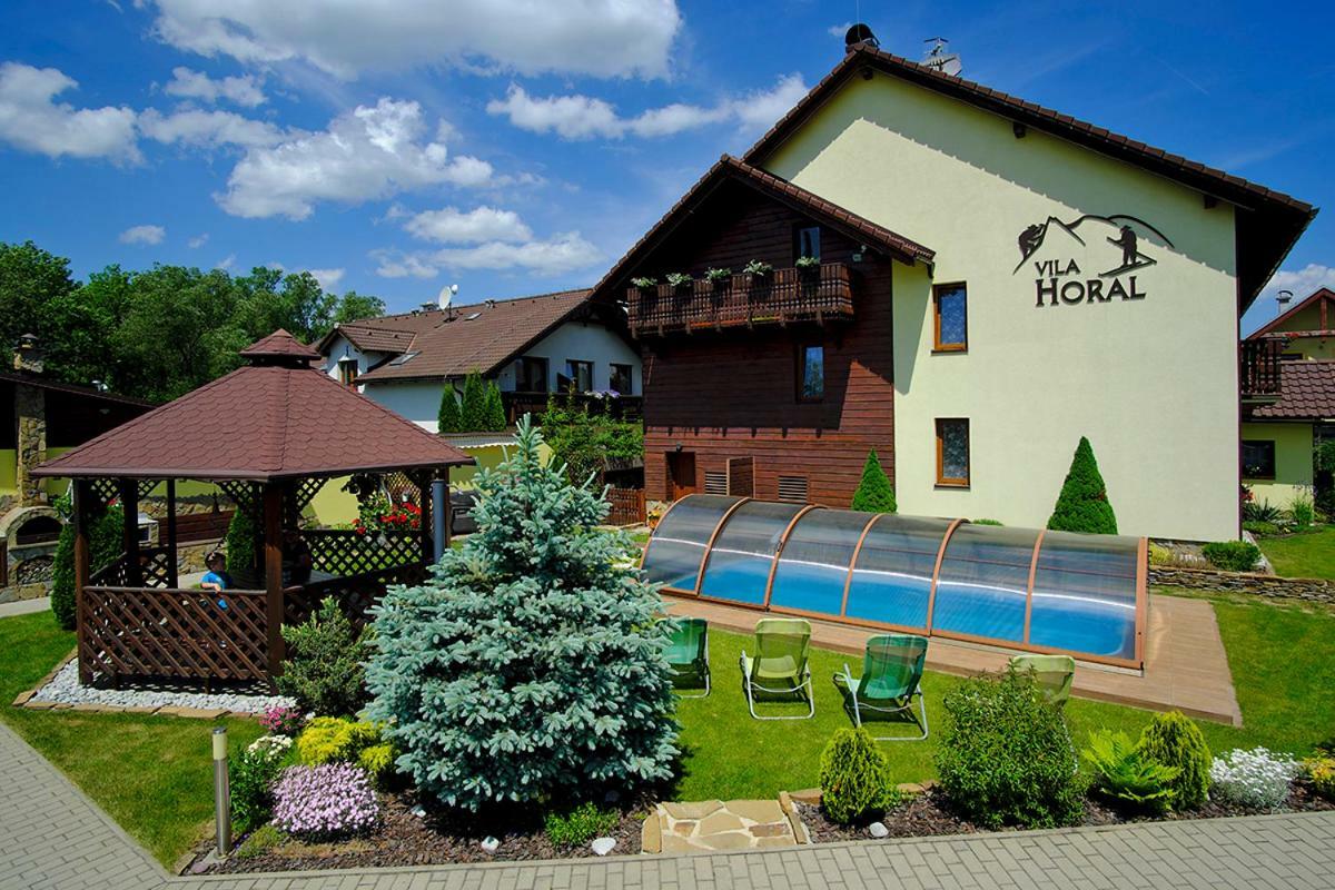 Hotel Vila Horal Liptovský Mikuláš Exterior foto