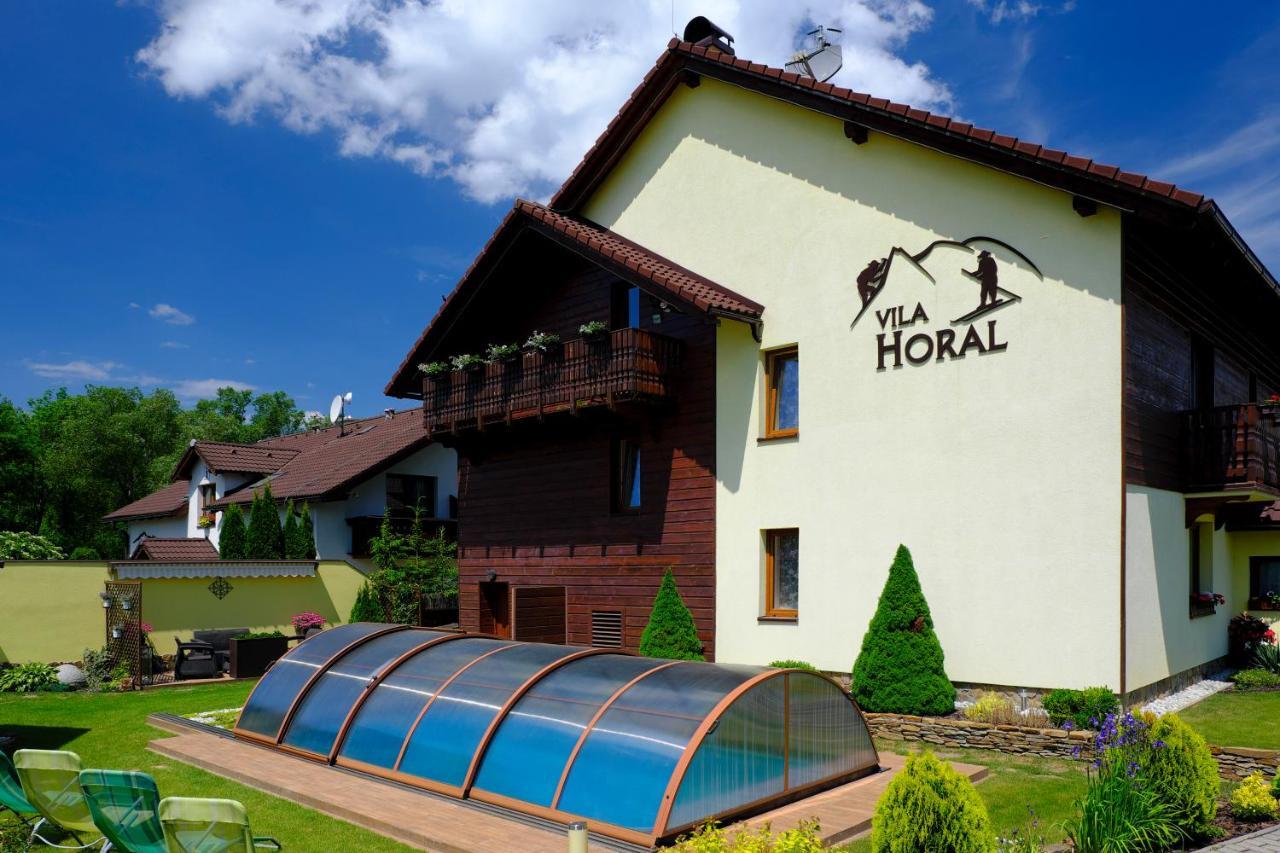 Hotel Vila Horal Liptovský Mikuláš Exterior foto